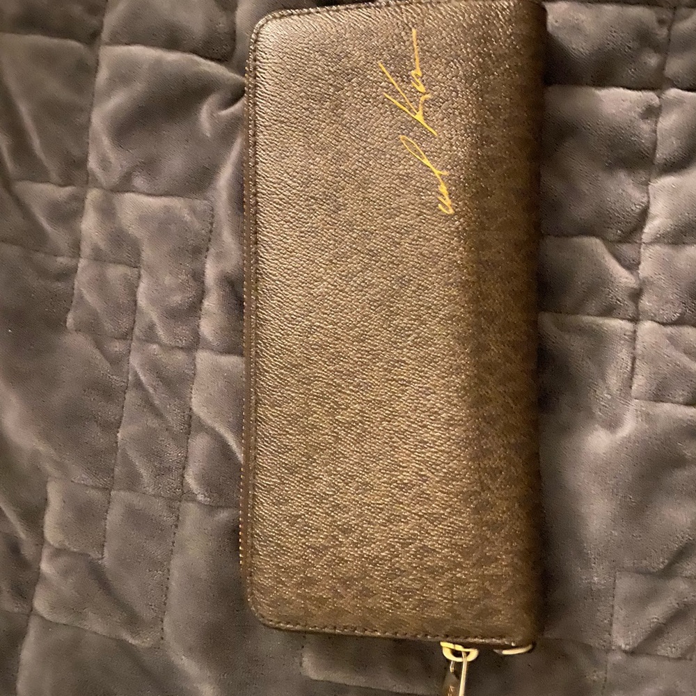 Michael kors wallet